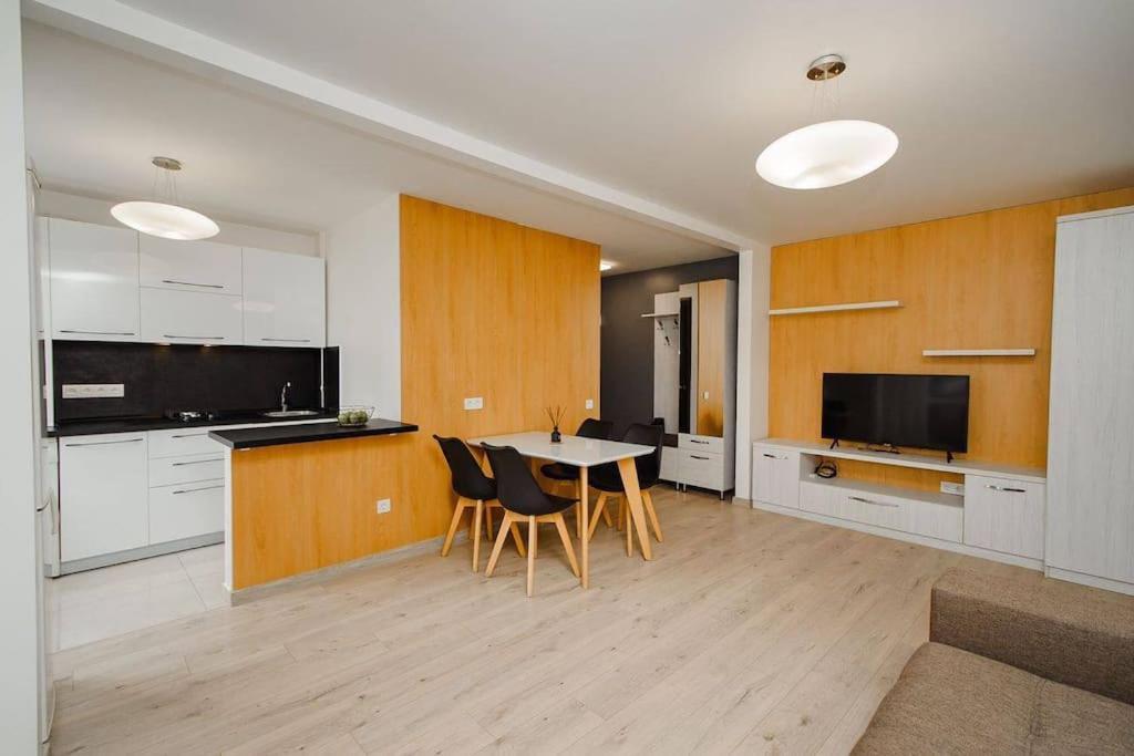 Very Stylish Apartament In Middle Of City. Chisinau Bagian luar foto